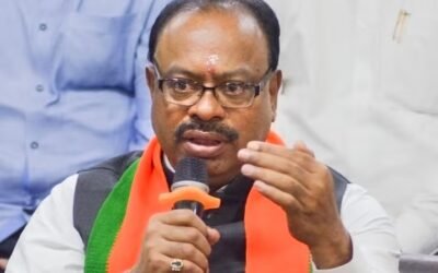 Maratha Reservation ред рдорд░рд╛рдард╛ рдЖрд░рдХреНрд╖рдгрд╛рд╡рд░реВрди рдореЛрдард╛ рдЧрджрд╛рд░реЛрд│, рднрд╛рдЬрдк рдкреНрд░рджреЗрд╢рд╛рдзреНрдпрдХреНрд╖ рдЪрдВрджреНрд░рд╢реЗрдЦрд░ рдмрд╛рд╡рдирдХреБрд│реЗ рдпрд╛рдВрдирд╛ рджрд╛рдЦрд╡рд▓реЗ рдХрд╛рд│реЗ рдЭреЗрдВрдбреЗ, реирез рдЬрдг рддрд╛рдмреНрдпрд╛рдд